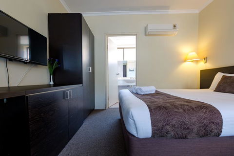 Abcot Inn - Flights 9