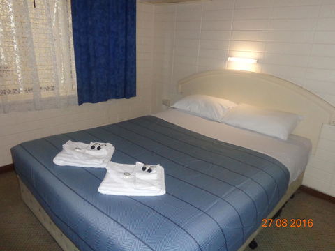 Adelaide Backpackers And Travellers Inn - Flights 15