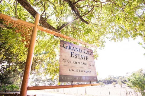 Grand Cru Estate Homestead - Flights 7