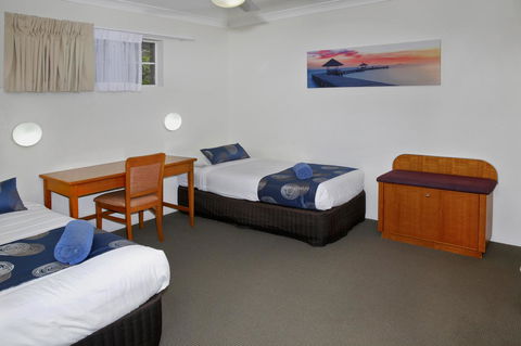 Aston Motel Yamba - Flights 26