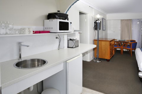 Aston Motel Yamba - Flights 36