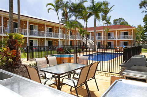 Aston Motel Yamba - Flights 19