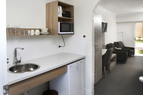 Aston Motel Yamba - Flights 35