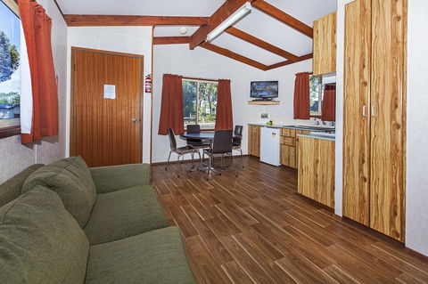 Echo Holiday Parks - Naracoorte - Flights 36
