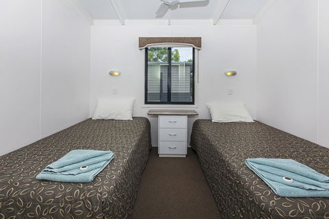 Echo Holiday Parks - Naracoorte - Flights 28