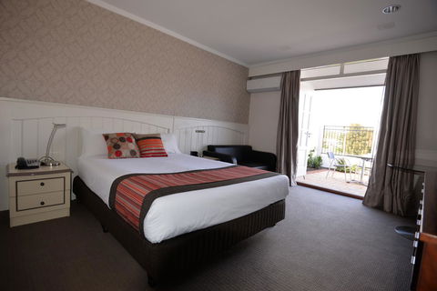 Country Comfort Amity Motel - Flights 8