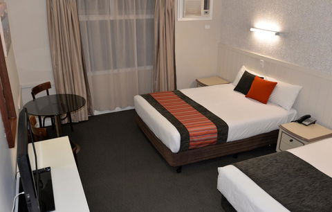 Country Comfort Amity Motel - Flights 16