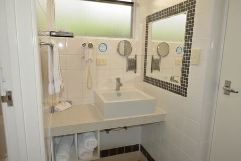 Country Comfort Amity Motel - Flights 23