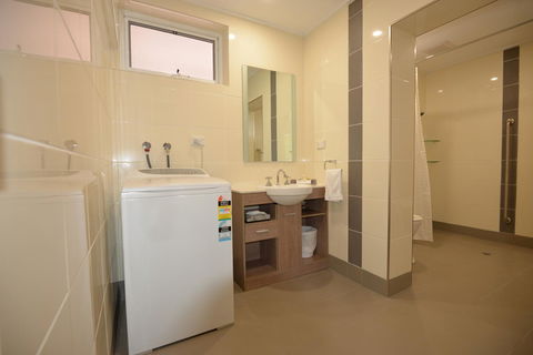 Country Comfort Amity Motel - Flights 18