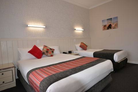 Country Comfort Amity Motel - Flights 25