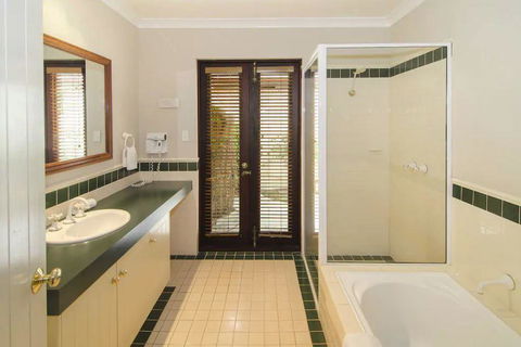 Margaret River Resort - Flights 7