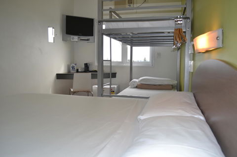 Ibis Budget Perth Airport - Flights 27