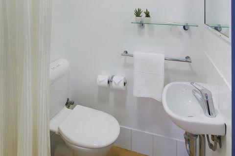 Ibis Budget Perth Airport - Flights 8
