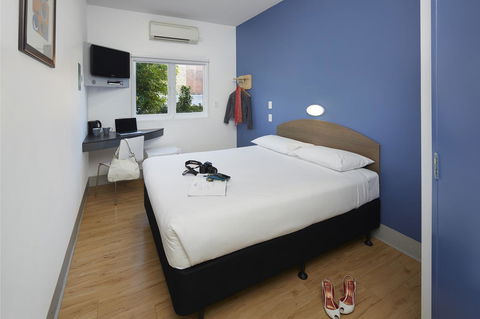 Ibis Budget Perth Airport - Flights 0