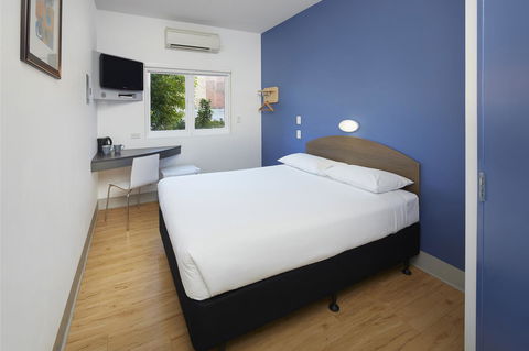 Ibis Budget Perth Airport - Flights 2