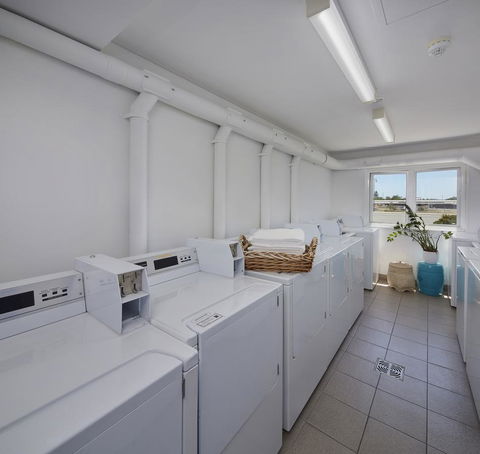 Ibis Budget Perth Airport - Flights 21