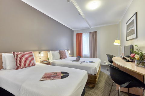 Ibis Perth - Flights 8