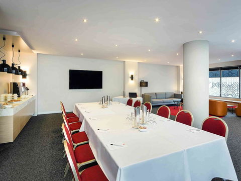 Ibis Perth - Flights 41