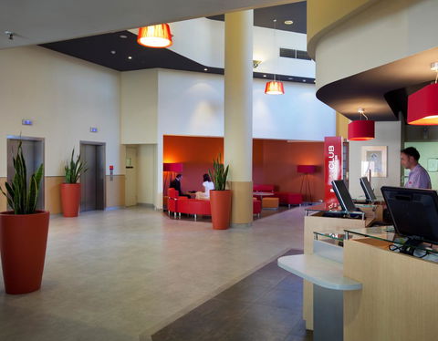 Ibis Perth - Flights 26