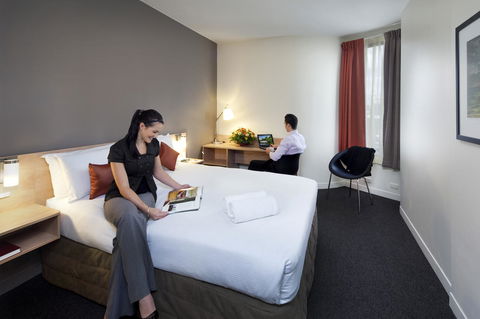Ibis Perth - Flights 35