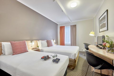 Ibis Perth - Flights 6
