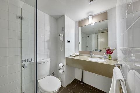Ibis Perth - Flights 16