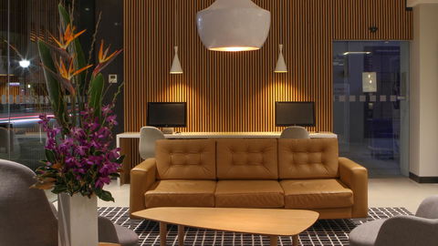 Holiday Inn Perth City Centre, An IHG Hotel - Flights 6
