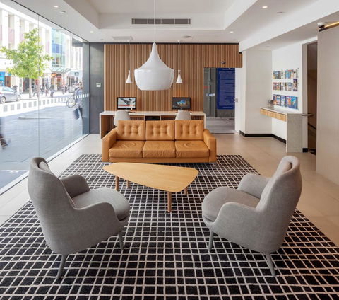 Holiday Inn Perth City Centre, An IHG Hotel - Flights 4