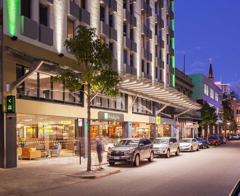Holiday Inn Perth City Centre, An IHG Hotel - Flights 10