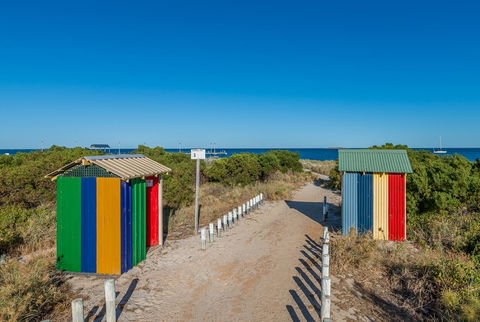 Ocean Beach Chalet 18 - Flights 29