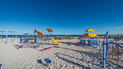 Ocean Beach Chalet 18 - Flights 27