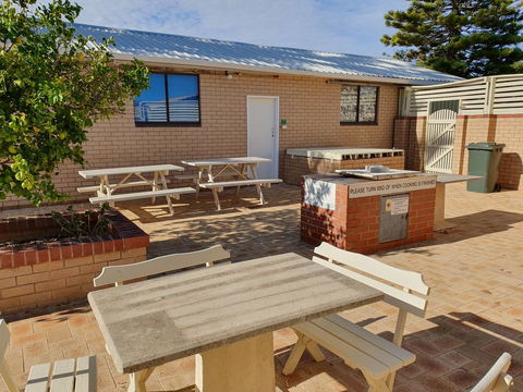 Ocean Beach Chalet 18 - Flights 11
