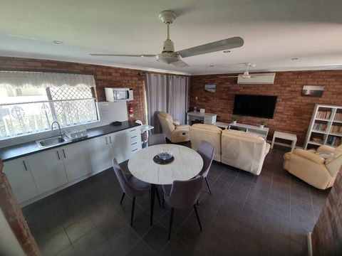 Ocean Beach Chalet 18 - Flights 3