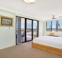 Darling Harbor Apartment - Flights