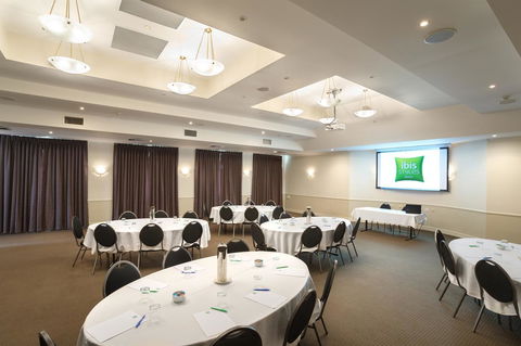 Ibis Styles Tamworth - Flights 8