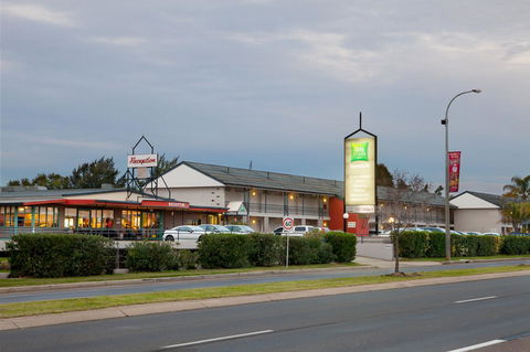 Ibis Styles Tamworth - Flights 9