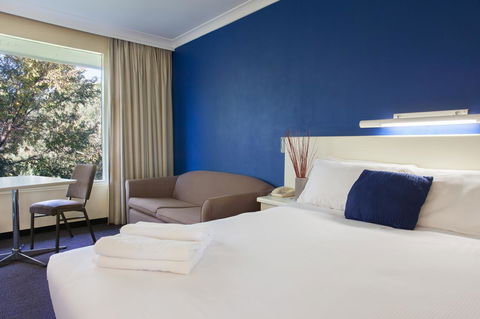 Ibis Styles Tamworth - Flights 26
