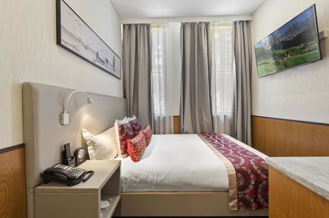 YEHS Hotel Sydney QVB - Flights 21
