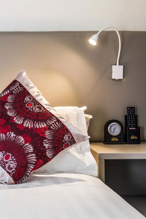 YEHS Hotel Sydney QVB - Flights 27