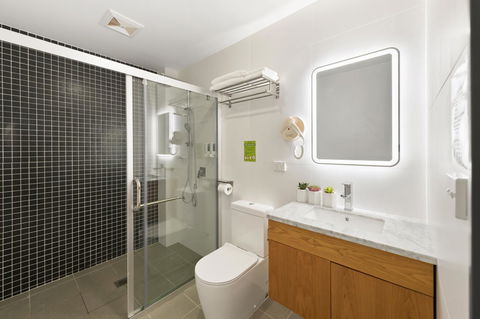 YEHS Hotel Sydney QVB - Flights 24