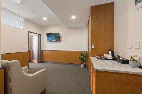 YEHS Hotel Sydney QVB - Flights 33
