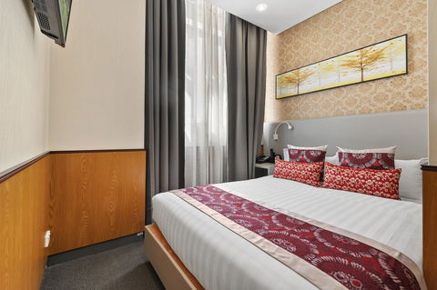 YEHS Hotel Sydney QVB - Flights 8