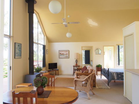 Bundle Hill Cottages - Flights 6