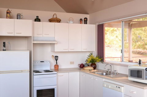 Bundle Hill Cottages - Flights 41