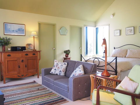 Bundle Hill Cottages - Flights 19