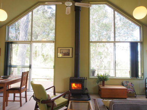 Bundle Hill Cottages - Flights 13