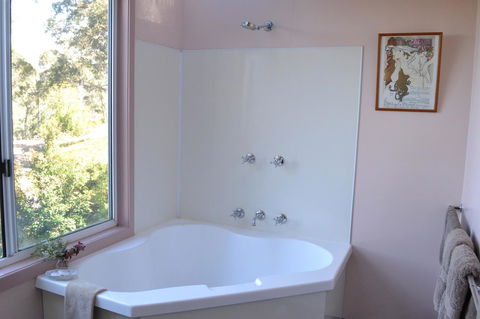 Bundle Hill Cottages - Flights 26