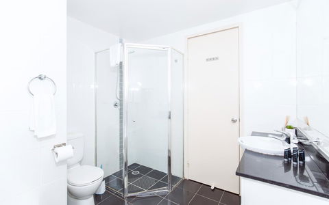 DD Apartments Chinatown - Flights 7
