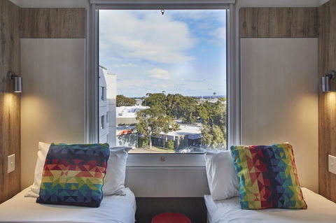 Ibis Budget Sydney Airport - Flights 33