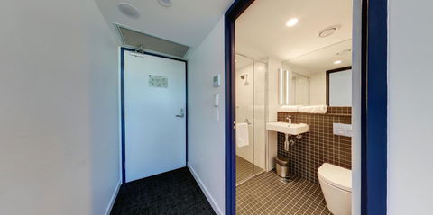Ibis Budget Sydney Airport - Flights 11